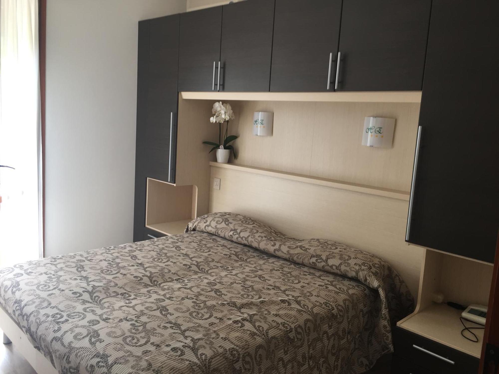 Hotel Eden لينانو سابيادورو المظهر الخارجي الصورة